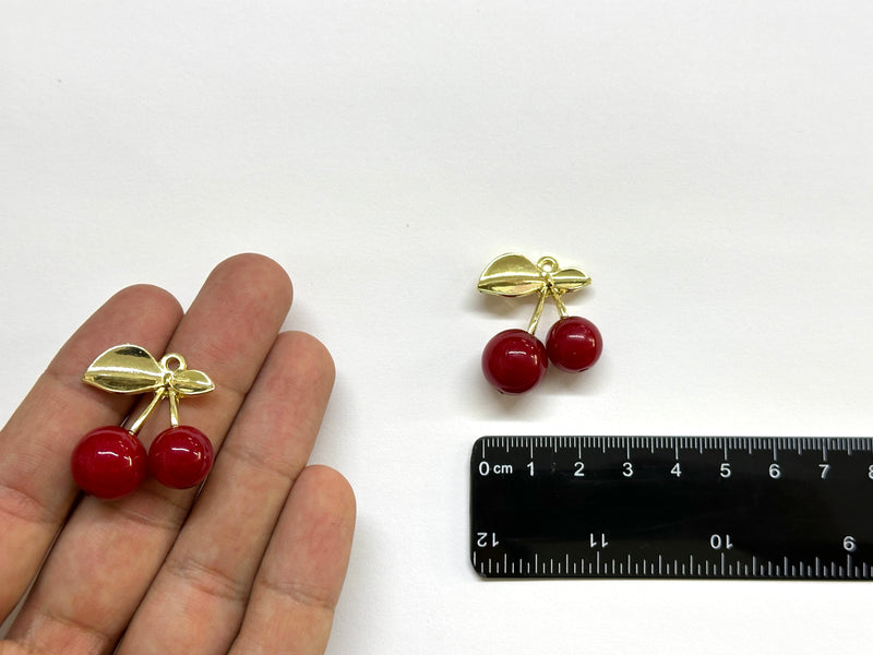 Cherry, Brass, Charm y Pendant